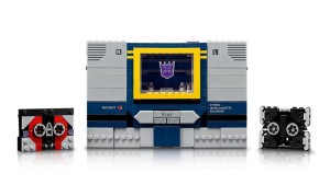 LEGO® Icons 10358 Transformers: Soundwave