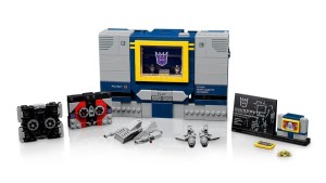 LEGO® Icons 10358 Transformers: Soundwave