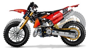 LEGO® Technic 42238 Ducati Desmo450 MX Factory motor